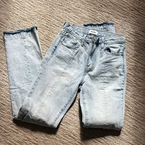 “Pistola” straight jean with slit